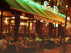 Bucatar, ajutor bucatar si salatiera